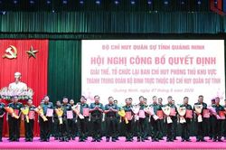 Giải thể, sắp xếp, điều chuyển, tổ chức lại lực lượng qu&acirc;n sự địa phương