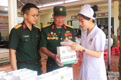 Thắm tình quân dân trên quê hương Thái Nguyên