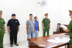 Khởi tố 'trùm' cát lậu sông Cái cùng 2 đồng phạm