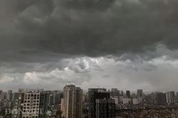 Cuối tuần, Nam bộ mưa dông về chiều tối