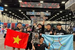 M&ugrave;a h&egrave; tiếp lửa đội tuyển VEX Robotics Trường THCS v&agrave; THPT Đinh Thiện L&yacute;