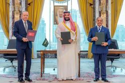 Saudi Arabia-Thổ Nhĩ Kỳ-Pakistan ký thỏa thuận 'kiểu NATO': Góp phần định hình cấu trúc an ninh mới tại khu vực, Iran nói gì?
