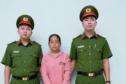 Bắt khẩn cấp bảo mẫu bạo hành trẻ tại trường mầm non ở TP HCM