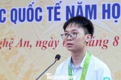 Nam sinh lớp 11 giành cú đúp huy chương Olympic quốc tế