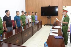Khai thác cát trái phép trên sông Đà, 4 đối tượng bị khởi tố