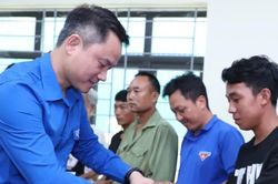 Khởi động Chặng 4 H&agrave;nh tr&igrave;nh 'T&ocirc;i y&ecirc;u Tổ quốc t&ocirc;i' từ x&atilde; cực T&acirc;y Tổ quốc