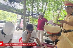 Nhiều ô tô vi phạm tốc độ trong hầm Hải Vân