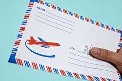Mẹ chồng đòi phí chăm cháu nội, con dâu rơi nước mắt khi biết sự thật phía sau