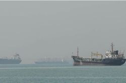 Thêm tàu chở dầu bốc cháy ở eo biển Hormuz