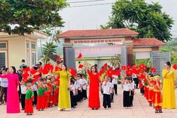 Nghệ An sắp xếp trường học, quyết xử lý nghiêm vi phạm trong công tác cán bộ