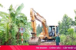 X&atilde; Hương Sơn ra qu&acirc;n giải tỏa h&agrave;nh lang an to&agrave;n giao th&ocirc;ng