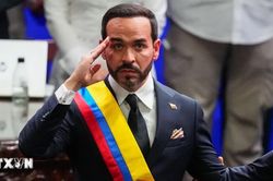 Tổng thống đắc cử của Colombia Abelardo De La Espriella nhậm chức