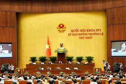 Quốc hội thảo luận hai dự án Luật về quân sự, quốc phòng và Luật Dầu khí