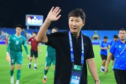 Ông Kim Sang-sik trăn trở gì về hàng phòng ngự trước bán kết ASEAN Cup?