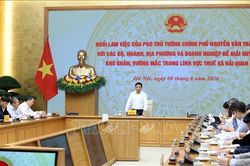 Phối hợp xử l&yacute; đến c&ugrave;ng c&aacute;c vướng mắc, kh&ocirc;ng đẩy doanh nghiệp đi v&ograve;ng