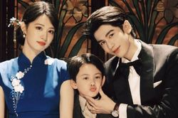 Ảnh gia đình của Trương Lăng Hách và Vương Sở Nhiên gây sốt