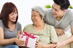 Diễn đàn tháng 8: Dùng yêu thương và kiên trì để chồng thành đồng minh báo hiếu bố mẹ vợ