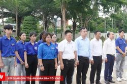 Dâng hương tưởng niệm tại các di tích lịch sử ở Quảng Ngãi