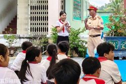 Gần 800 học sinh Hà Tiên được tuyên truyền an toàn giao thông
