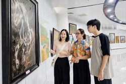 Họa sĩ Nguyễn Ngọc Mai: Kể chuyện văn hóa Việt bằng sơn mài