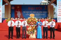Phó Chủ tịch Thường trực HĐND tỉnh Trần Thị Hằng dự khai mạc Đại hội Thể dục thể thao xã Lạng Giang