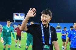 HLV Kim Sang-sik lý giải quyết định rút Hoàng Đức ra nghỉ sớm trong trận thắng Campuchia 3-1