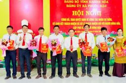 Đảng ủy x&atilde; Phước Hậu c&ocirc;ng bố quyết định cấp ủy 18 chi bộ th&ocirc;n