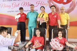 Trên 350 tình nguyện viên đăng ký hiến máu tại chương trình hiến máu tình nguyện “Bưu điện Việt Nam – Những giọt máu hồng”
