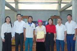 Ủy ban MTTQ Việt Nam tỉnh Lào Cai thăm, tặng quà các gia đình nạn nhân chất độc da cam