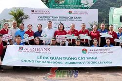 Trồng c&acirc;y xanh 'Chung tay h&agrave;nh động - Agribank v&igrave; tương lai xanh'Trồng c&acirc;y xanh 'Chung tay h&agrave;nh động - Agribank v&igrave; tương lai xanh'