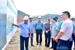Bí thư Tỉnh ủy Hầu A Lềnh kiểm tra tiến độ các dự án đầu tư hạ tầng tại một số địa phươngBí thư Tỉnh ủy Hầu A Lềnh kiểm tra tiến độ các dự án đầu tư hạ tầng tại một số địa phương