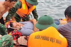 Bộ đội Biên phòng Hà Tĩnh phòng cứu nạn thành công ngư dân gặp tai nạn trên biển