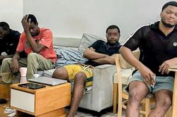 Phạt 6 người Nigeria tạm tr&uacute; qu&aacute; hạn v&agrave; hai cơ sở lưu tr&uacute;