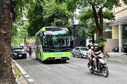 Hà Nội hoàn thiện quy trình hỗ trợ chuyển đổi phương tiện xanh