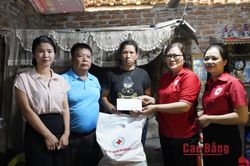Thăm, tặng quà nạn nhân chất độc da cam/dioxin