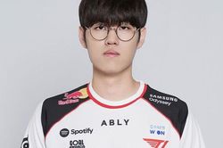 T1 bất ngờ thay người đi rừng trước trận gặp HLE