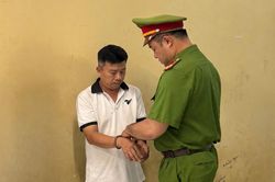 Bắt nguyên Trưởng ban quản lý chung cư ở TP.HCM lừa bán căn hộ tái định cư