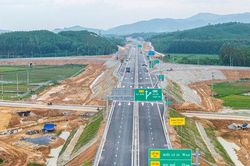 Thêm 5 đoạn tuyến cao tốc Bắc - Nam thu phí không dừng từ ngày 14-8