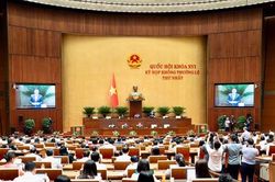 Đại biểu Quốc hội đề xuất t&aacute;ch chức danh B&iacute; thư Đảng ủy x&atilde; v&agrave; Ch&iacute;nh trị vi&ecirc;n Ban Chỉ huy qu&acirc;n sự x&atilde;