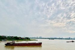 Thuỷ điện điều tiết lũ: Hà Nội lưu ý các xã, phường ven sông Hồng, sông Đuống chủ động ứng phó