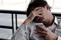 Vợ say nắng đồng nghiệp, mẹ vợ lại bảo có bạn thân khác giới là thường