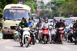 Đợt nắng n&oacute;ng diện rộng ở miền Bắc v&agrave; miền Trung k&eacute;o d&agrave;i bao l&acirc;u?