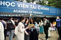 Học viện T&agrave;i ch&iacute;nh c&ocirc;ng bố điểm chuẩn, cao nhất 28,07 điểm