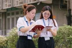 Sáp nhập đại học, 'đường ray' nào để về đích đúng hạn?