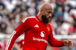 MU lộ vấn đề trước ngày Premier League khởi tranh