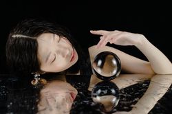 Sự khan hiếm về tiền bạc và thời gian làm con người 'kém sáng suốt'