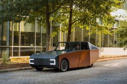 Sinh viên hợp tác BMW làm ôtô điện không cần sạc