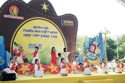 Triển khai 'Hành trình truyện tranh sáng tạo' trong thiếu nhi cả nước