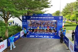 Thành phố Hồ Chí Minh: Hơn 1.000 người chạy vì một không gian mạng nhân văn