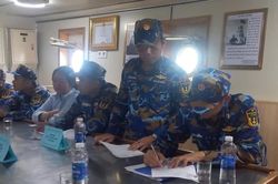 Vùng 3 Hải quân bàn giao nữ du khách gặp nạn cho lực lượng biên phòng